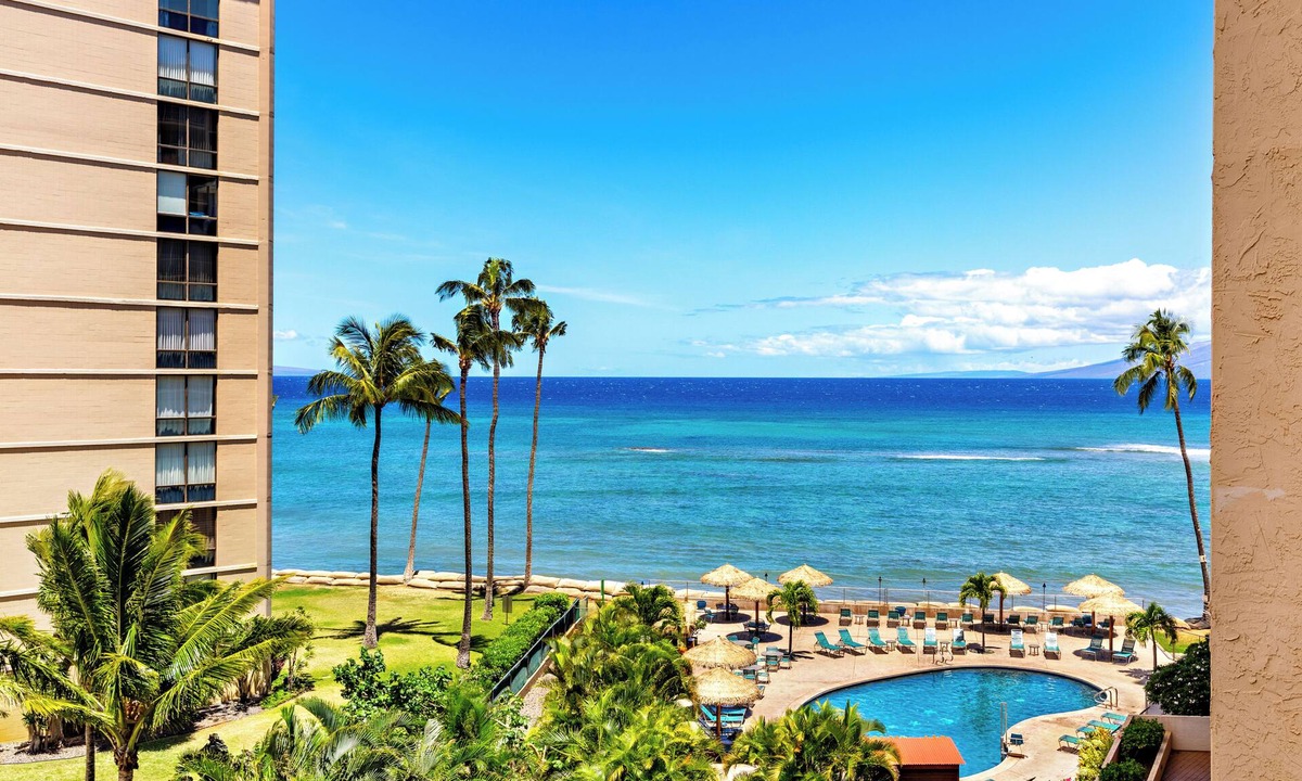 Kahana Apartment | Spacious 2-bedroom apartment with AC and gym