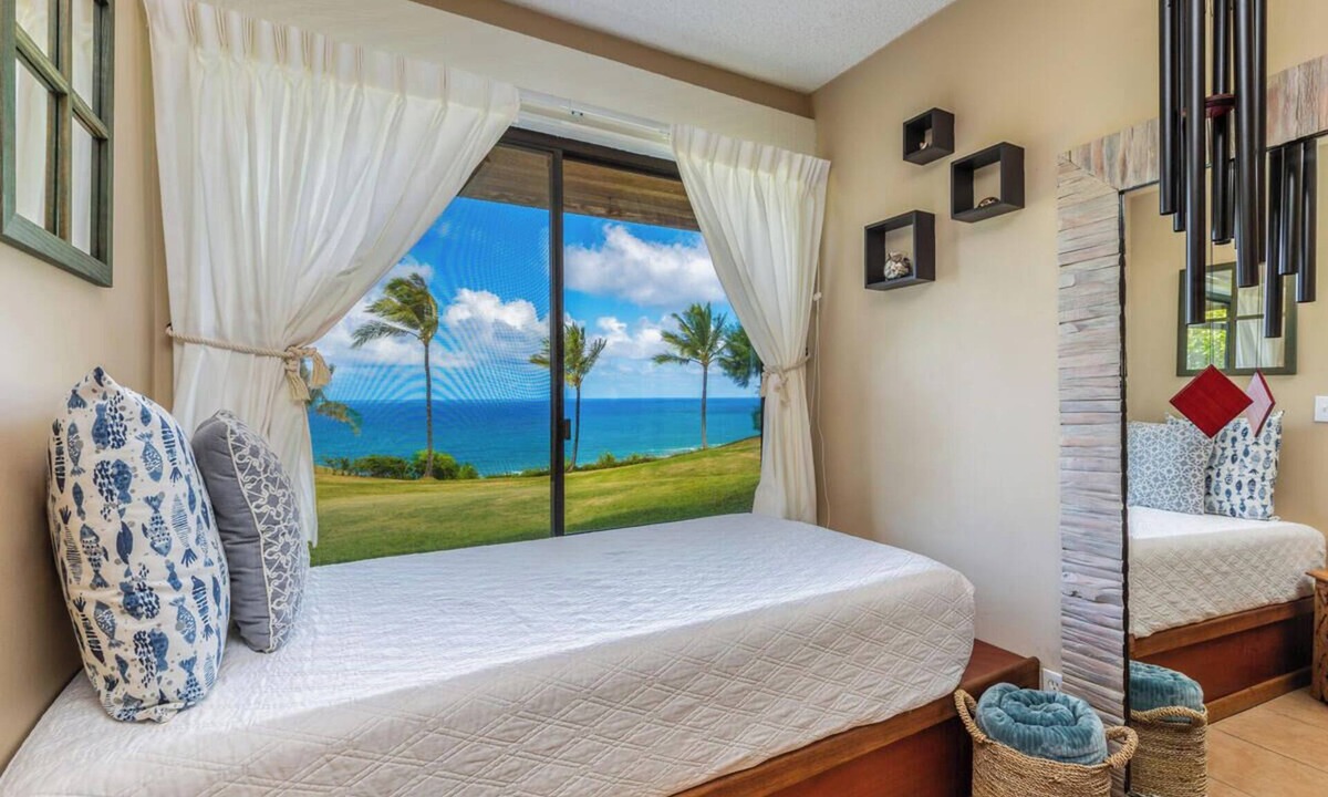Princeville Apartment | Stunning Ocean Views at Princeville Condo!