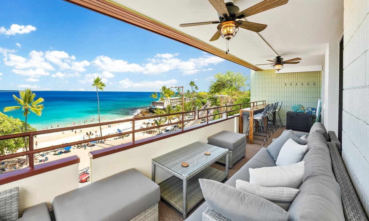 Kahaluu Bay Condo | Summer Deal Ocean View Corner Condo at Magic Sands Beach Kona