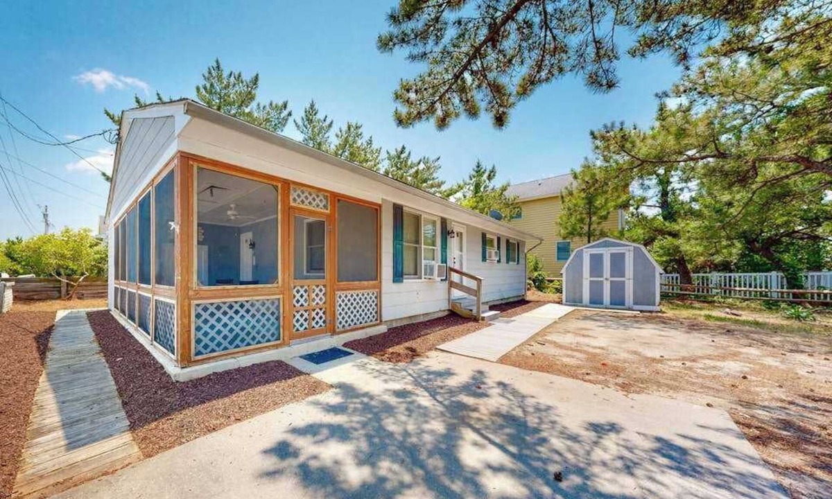 South Bethany House | Town of South Bethany oceanside cottage with screened porch, outdoor shower, W/D