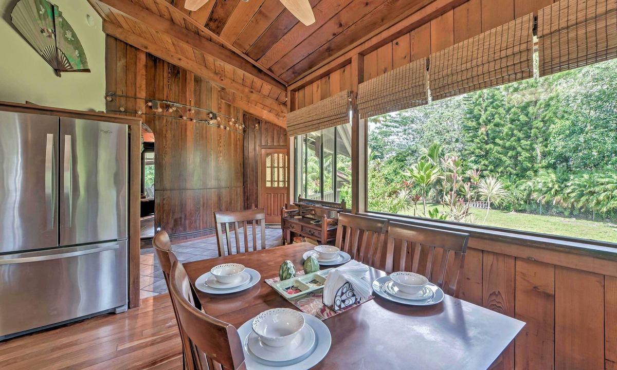 Keaau Cottage | Tropical Cabana w/Deck, Hot Tub & Lush Scenery!