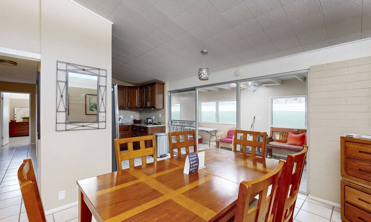 Portlock House | Tropical Escape with Lanai & Private Yard | Walk to Maunalua Bay Beach