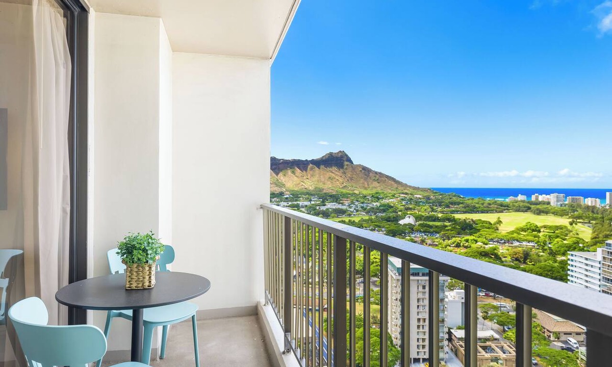 Waikiki Condo | Unforgettable Waikiki Getaway/Ocean & Diamond Head Views