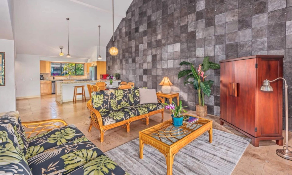 Hanalei House | Walk to Hanalei Bay, beachfront & town; w/AC in 2 BR House for 4