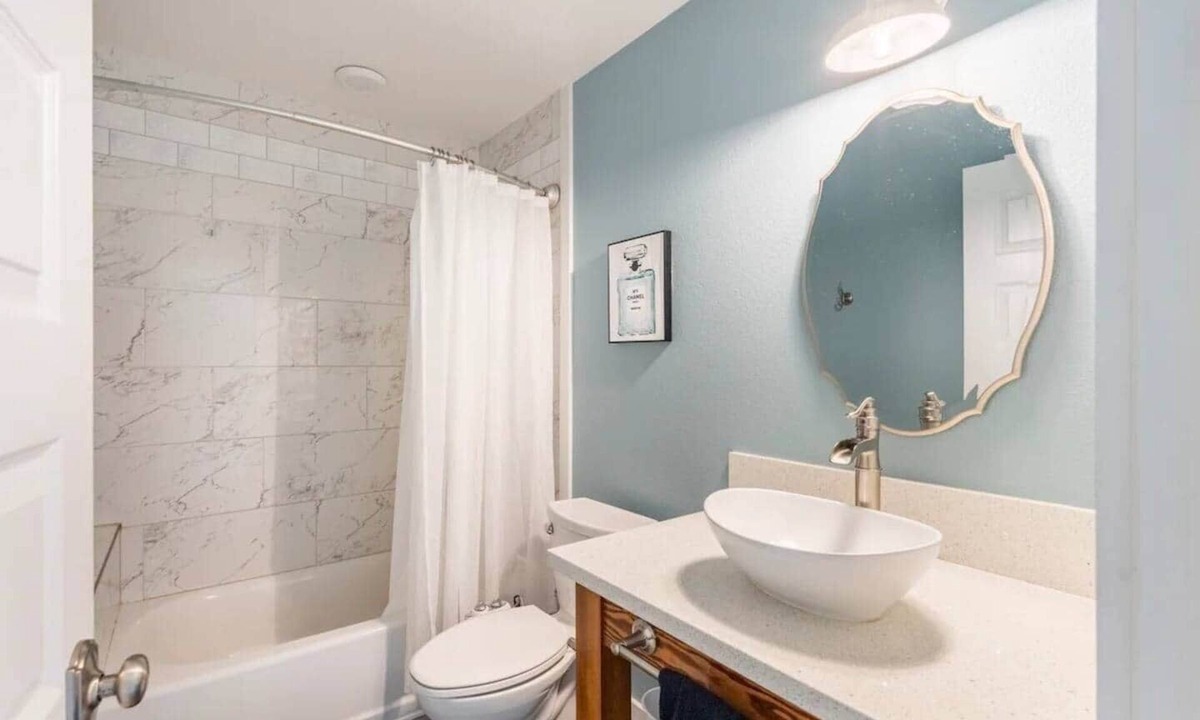 Royal Hawaiian Estates Bed & Breakfast | Your Cozy Aloha Room