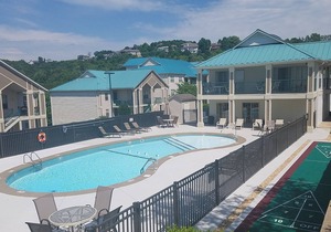 *Boaters Condo*Close to Lake*Pool*Walk-In*3 Kings* in Hollister