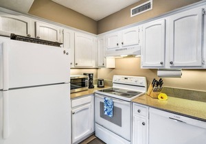 🏖️Garden View Kona Condo w/Ocean Peek | Casa 221