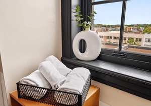 Kasa | Accessible Studio Near Bakery Square | The Maverick in Pittsburgh