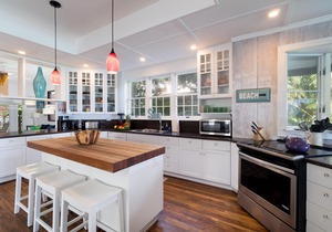 Moku Iki - Lanikai Beach Front : 5 BR, 4 BA House in Kailua, Sleeps 10