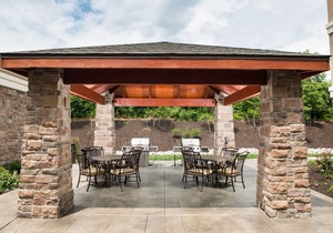 Pool & Hot Tub. Great King Suite! in North Wales