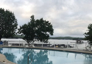 Regatta Bay Walk-in Unit! Sleeps 8, 3BD/3BA. Main channel view MM12. w/dock in Village of Four Seasons