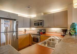 Sunset Escape 302 - 2 bed, 2 bath Condo Near Lakeside Park Lake Chelan in Chelan