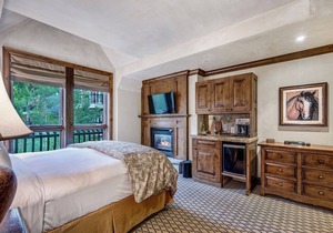The Aspen Mountain Residences Luxury 2 Bedroom Mountainside in Aspen