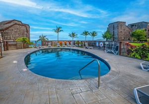 Views, romantic and private with king bed, ground floor convenience