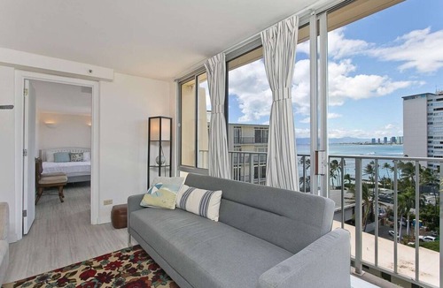 Diamond Head - Kapahulu - St. Louis Condo | 1-Br Oceanview Diamond-Head Condo. Steps to Beaches. Oahu, near Waikiki.