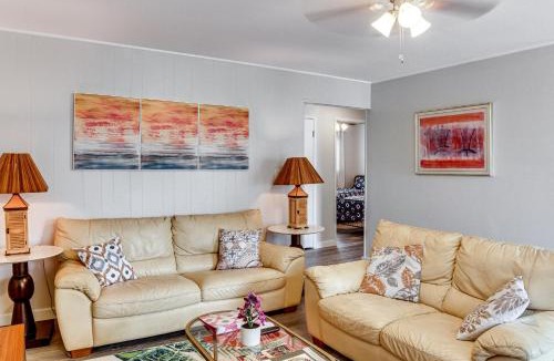 Hilo House | < 1 Mi to Dtwn Hilo: Comfy Condo w/Pool Access