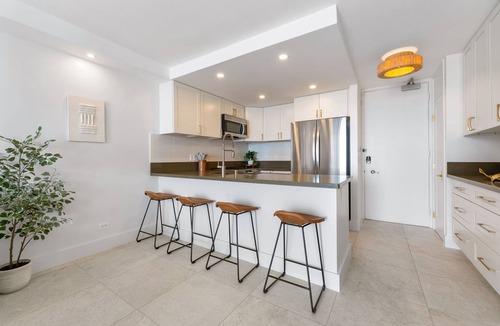 Waikiki Condo | 180° Oceanfront Gem: Fully Renovated Luxury Condo