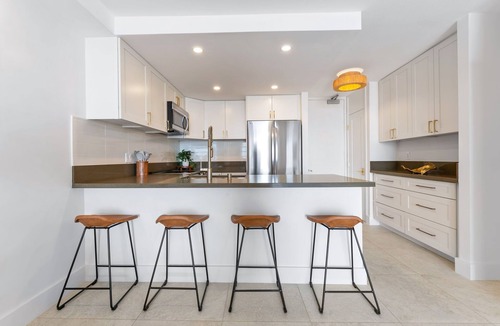 Waikiki Condo | 180° Oceanfront Gem: Fully Renovated Luxury Condo