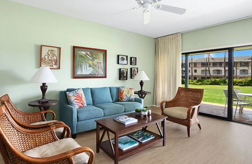 Bayview Condo | 1st Floor 2BR Ocean View Steps to Beach Pool AC Sleeps 6