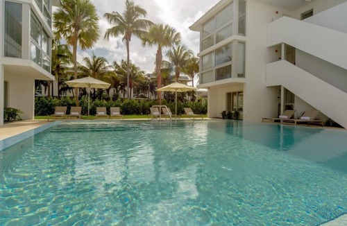 Key Biscayne Apartment | 2 Bedroom 1 Queen- 2 Twins