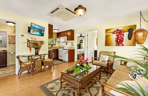 Waimanalo Beach Cottage | 2 Bedroom Cottage With Hot Tub