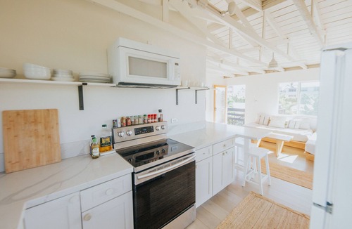 Mokuleia Apartment | 2 Bedroom Oasis Steps from the Beach