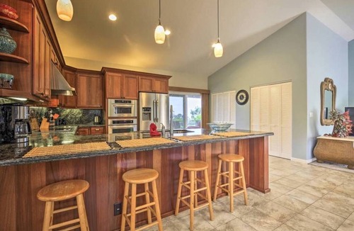 Kona Palisades House | 2-bedroom vacation home just 11 minutes from Kailua Pier
