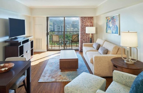 Waikiki Villa | 2-bedroom VILLA beautiful Honolulu with fitness room, WiFi, AC