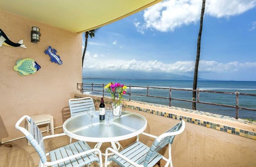 Maalaea Condo | 2BR Oceanfront, Ocean View, Pool, Wi-Fi and AC