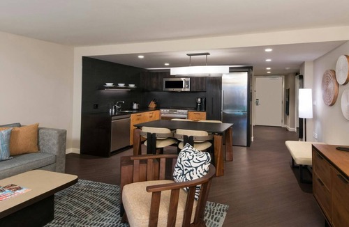 Waikoloa Resort | 2BR Resort View Suite at Ocean Tower, Hilton Grand Vacations Club