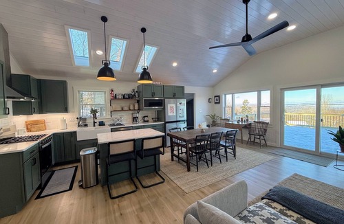 Bethlehem House | 2T Bethlehem Retreat with Stunning Sunset Views, firepit, foosball