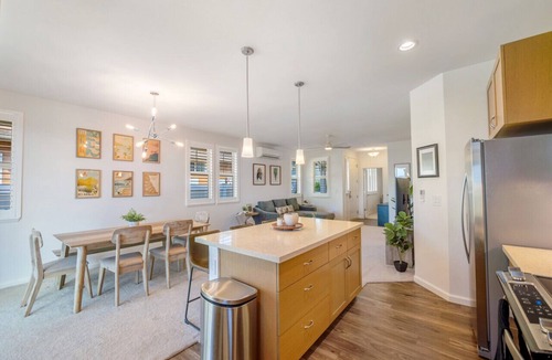 Makaha Valley House | 3 Bdrm, Near Beach, Sngl LVL, Pool/Spa, Gym, BBQ