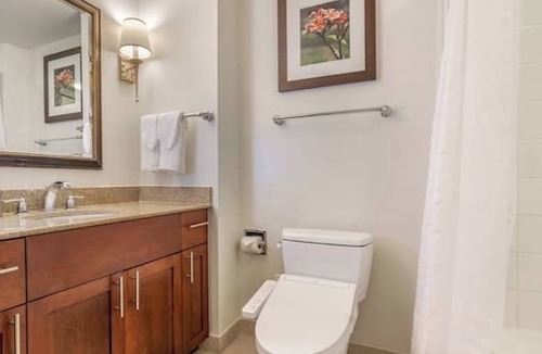 Waikiki Resort | 3 HGVC Lagoon Tower Beachfront Resort & Spa, Pool!