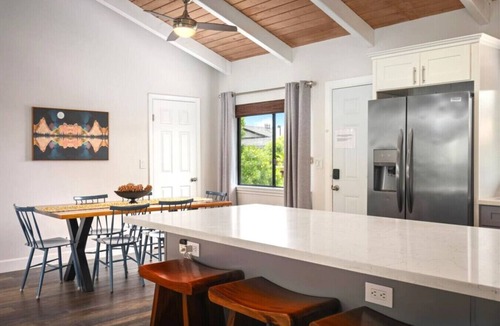 Kailua-Kona House | 3 Min Downtown, 5 Min Beach, Balcony Ocean View, HI9