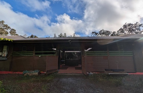 Volcano Villa | 3 Rooms with shared spa and wifi - Group Wing Right