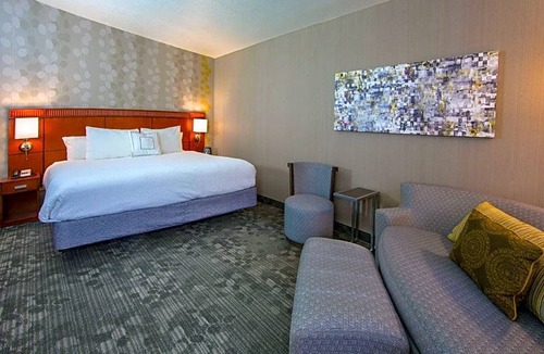 Tigard Hotel | 3-Star Hotel ∙ Courtyard by Marriott Portland Tigard