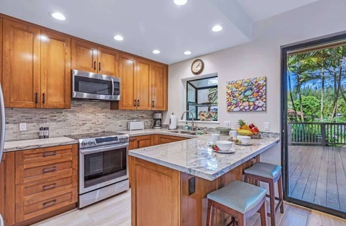 Napili House | 3BR Luxury Home, AC, 2 Min Beach Walk