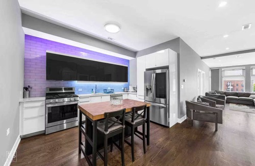 Wicker Park House | 4 Bedroom Penthouse Loft in Heart of Wicker Park