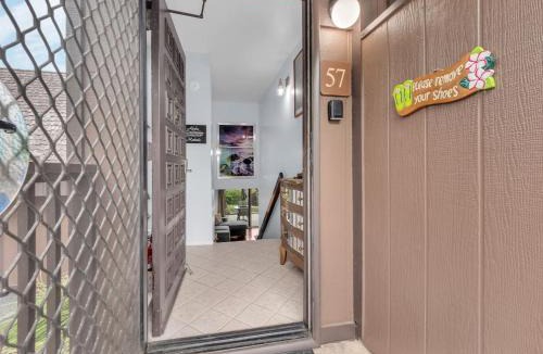 Punaluu House | 57 Beautiful Remodeled Studio