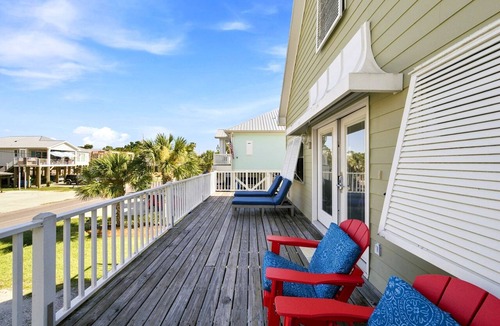Ono Island House | 5783 Pensacola Ave | Bear Point | Sleeps 9