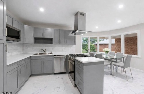 Union House | 7 bedroom NJ home-18 miles/25 minutes to MetLife Stadium-World Cup/Near Kean U.