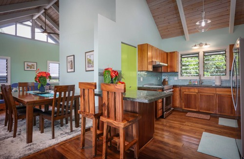 Kahaluu Bay House | A Beautiful View Beach House at Kahalu'u Bay! Snorkeling & Surfing ~ Steps Away!