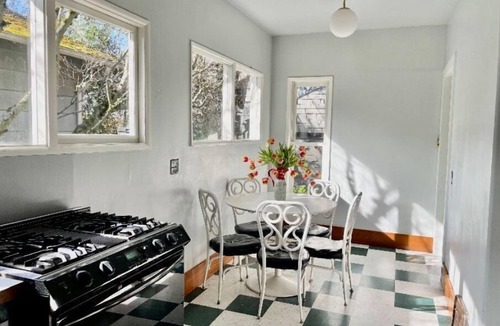 Ravenna House | Adorable Ravenna home close to UW,