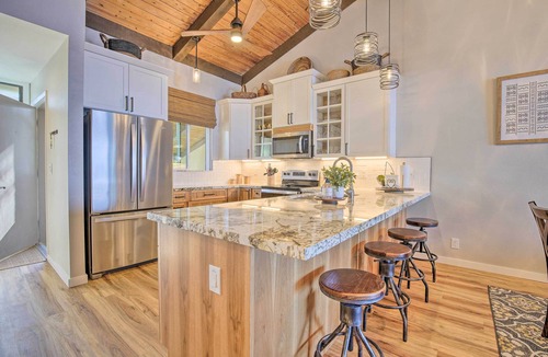 Kahaluu-Keauhou Condo | Airy Oceanfront Kailua-Kona Gem w/Community Pool
