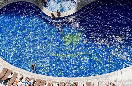 Waikiki Apartment | Aloha from Waikiki! 3 Pet-friendly Units for 12, Onsite Pool!