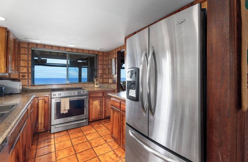 Kailua-Kona House | 🏖️Amazing Ocean Views | Infinity Pool | Great Location
