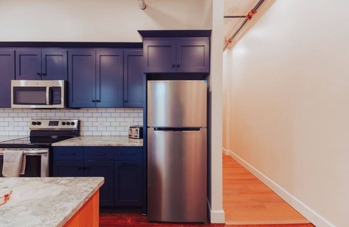 Millersburg Apartment | American Hall Hamilton Suite