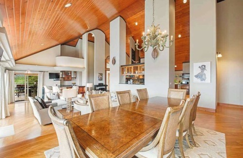 Honaunau-Napoopoo House | August Special! Gather Everyone at a Captain Cook Infinity Pool