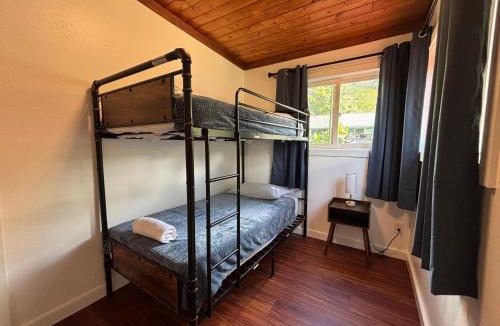 Pupukea Hotel | Backpackers Vacation Inn and Plantation Village