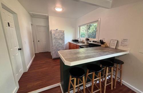 Pupukea Hotel | Backpackers Vacation Inn and Plantation Village